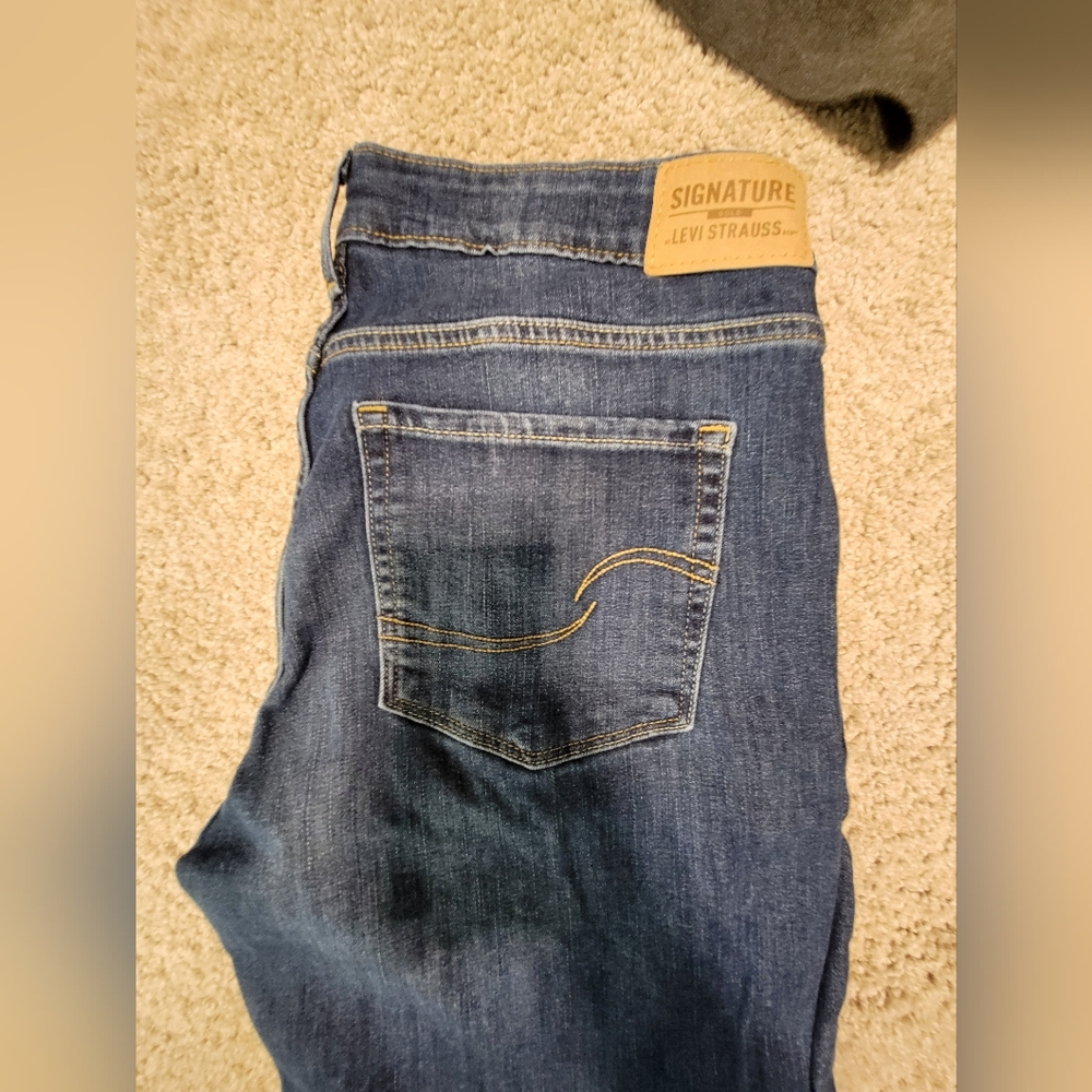 Levi's Maternity Jeans